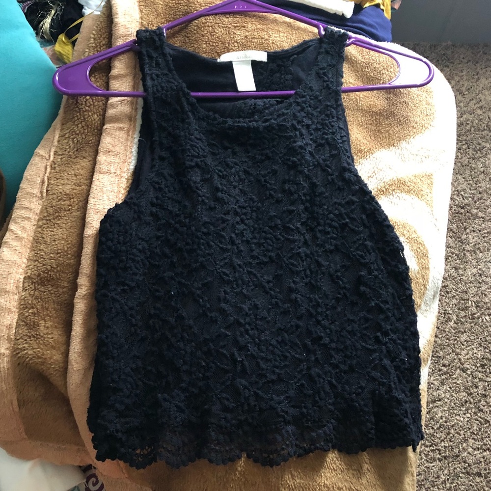 Cute black top, open from the back !!